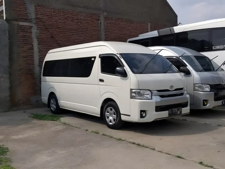 Rental Sewa Hiace Bandung Harga Murah Mulai 825K Luxury Atau Premio Untuk Ke Bandara Jakarta Jogja Bali Bekasi, Tidak Lepas Kunci